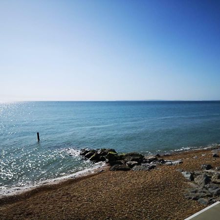 Pebble Bay Retreat Villa Milford on Sea Exteriör bild