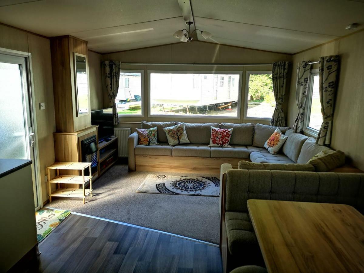 Pebble Bay Retreat Villa Milford on Sea Exteriör bild