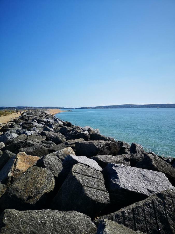 Pebble Bay Retreat Villa Milford on Sea Exteriör bild